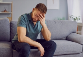 أنواع الصداع و10 أطعمة/مشروبات لتخفيفه