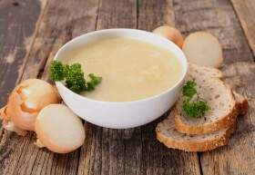 What Are the Health Benefits of Onion Soup