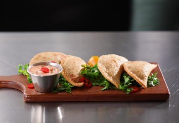 Tuna Fish Empanadas (Empanadas de atún)